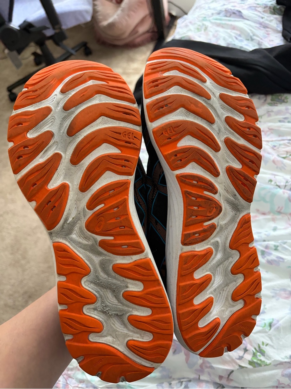 brooks gel cumulus 23 - Picture 2 of 8